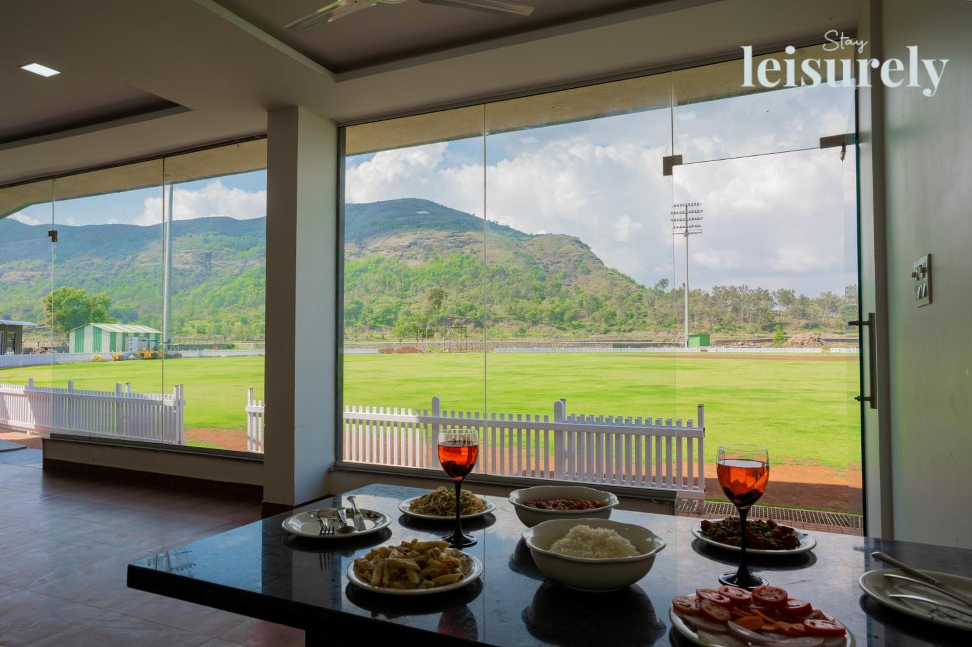 Stay Leisurely - Pavilion By The Hills, Lonavala - Stadium View Rooms Exteriér fotografie